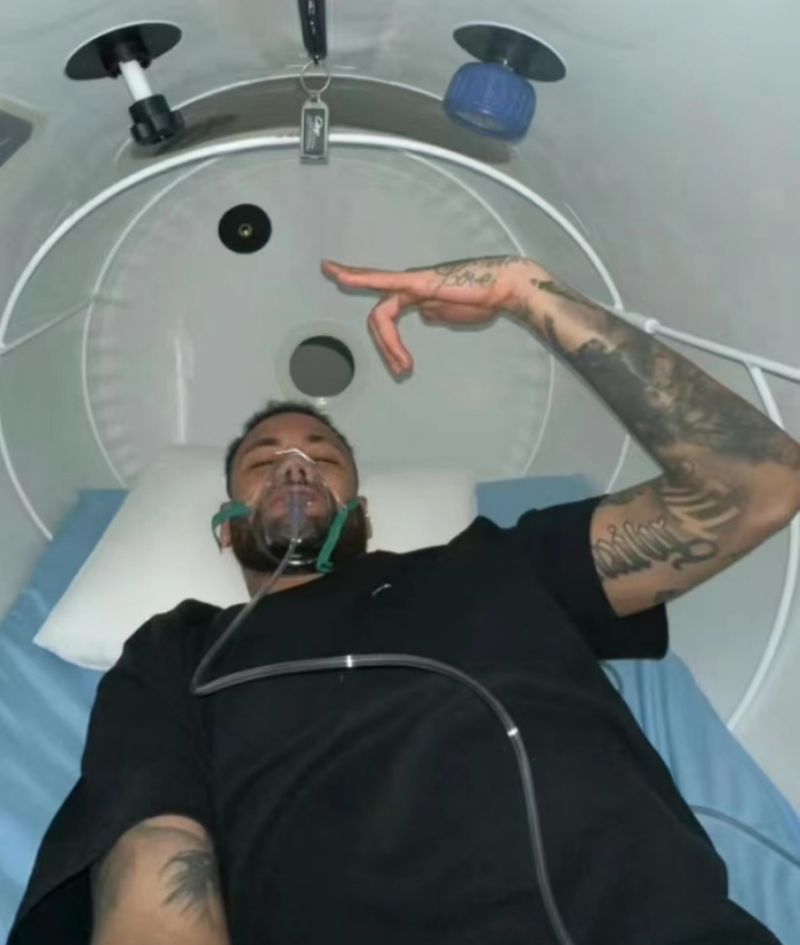 hyperbaric oxygen chamber